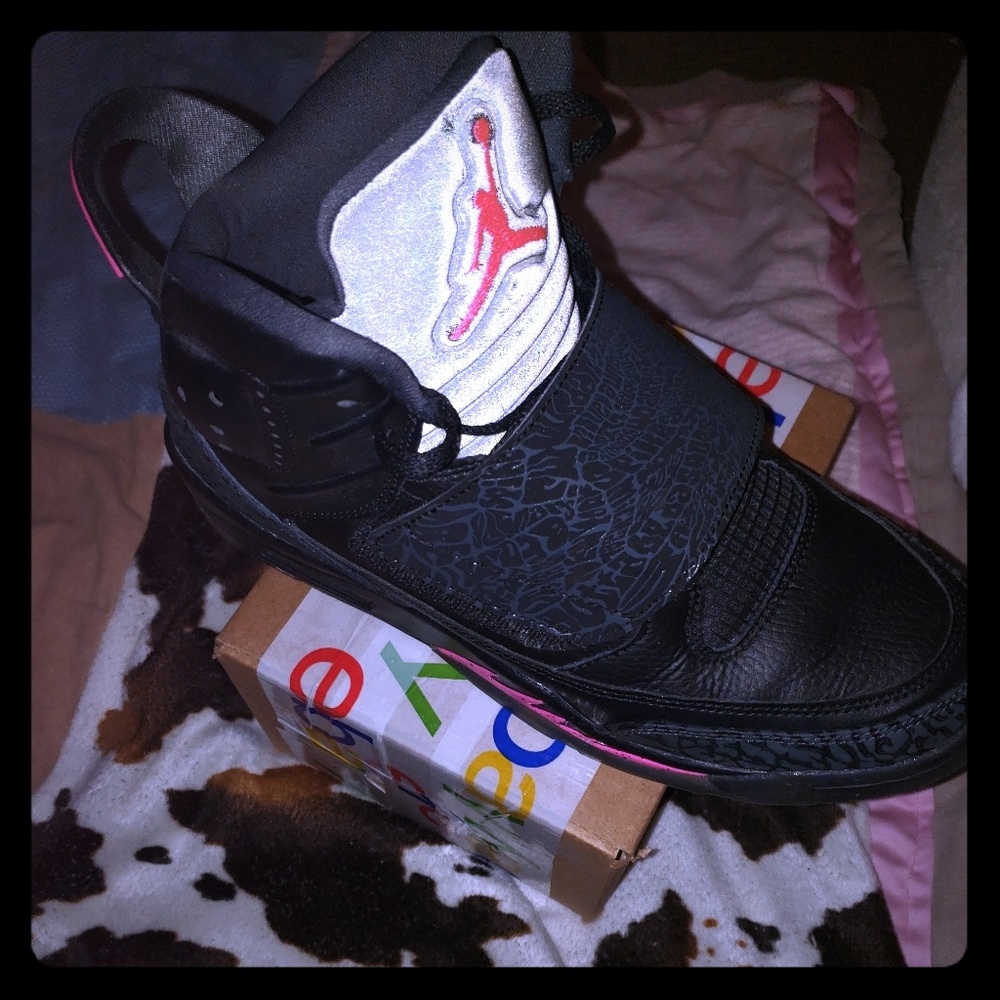 Air Jordan son of Mars pink and black